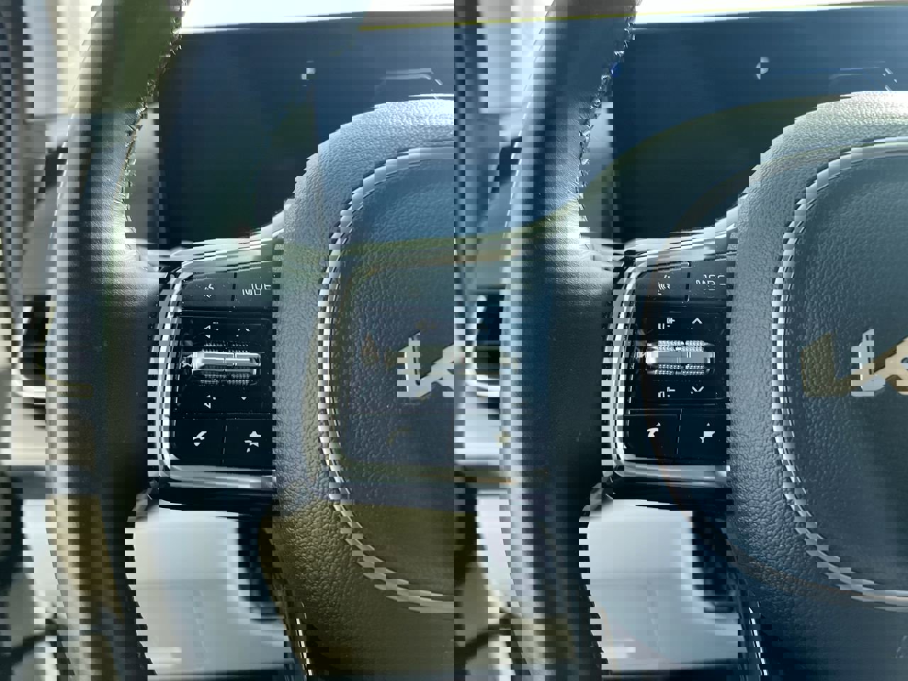 New 2026 Kia Carnival SX image 18