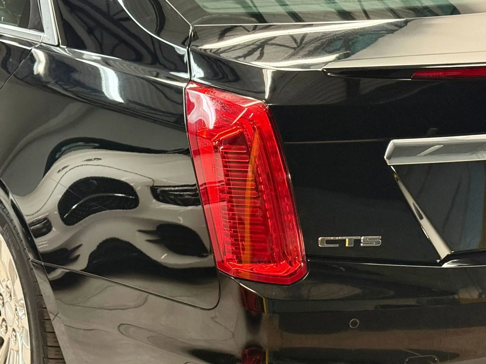 Used 2015 Cadillac CTS Luxury RWD image 12