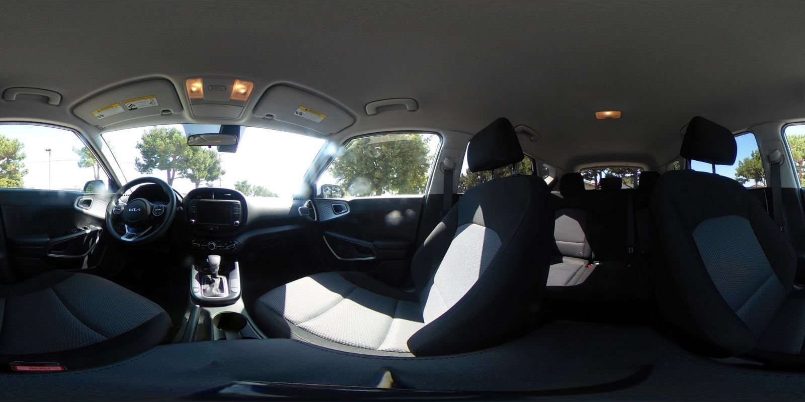 Used 2025 Kia Soul LX w/ LX Technology Package FWD image 38