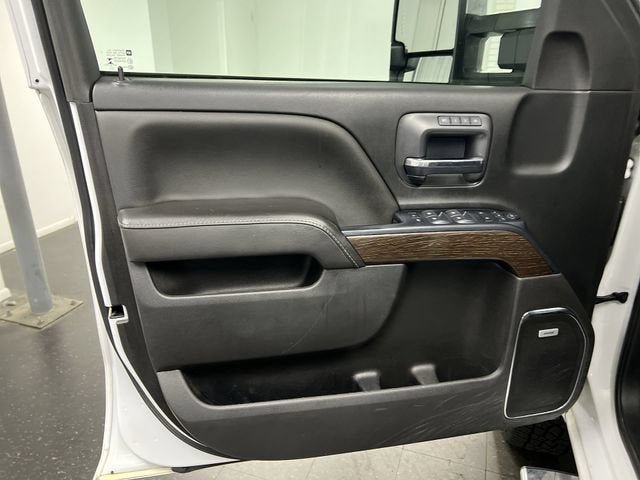 Certified 2017 GMC Sierra 3500 Denali w/ Duramax Plus Package AWD/4WD image 23