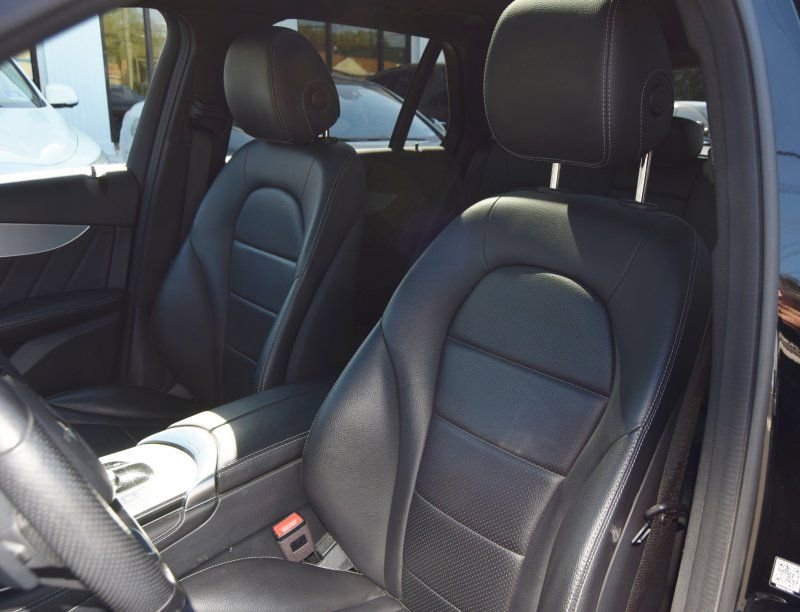 Used 2019 Mercedes-Benz GLC 300 4MATIC image 19