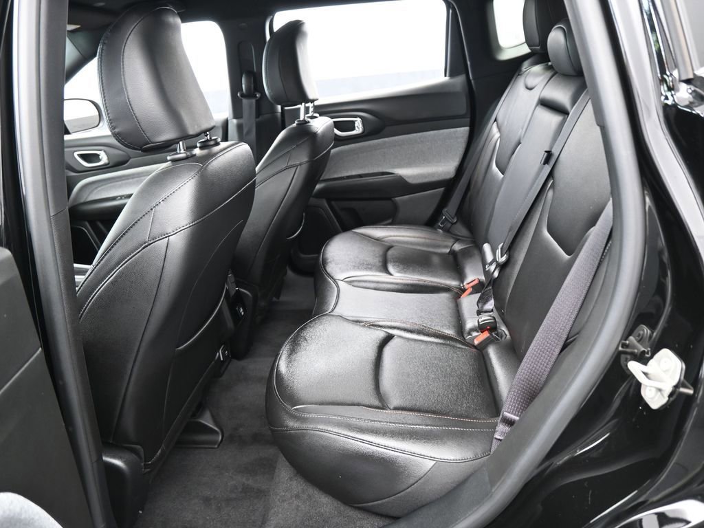 Used 2024 Jeep Compass Latitude image 25