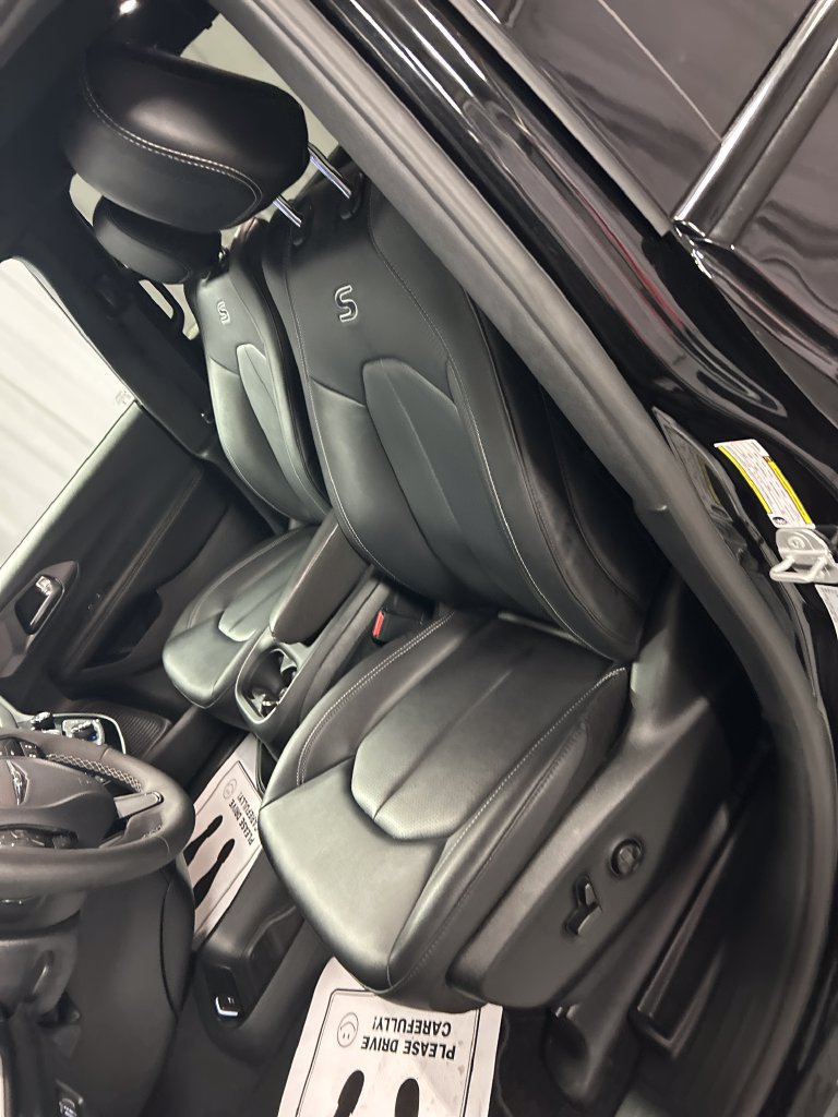 Used 2026 Chrysler Pacifica Select w/ S Appearance Package FWD image 12