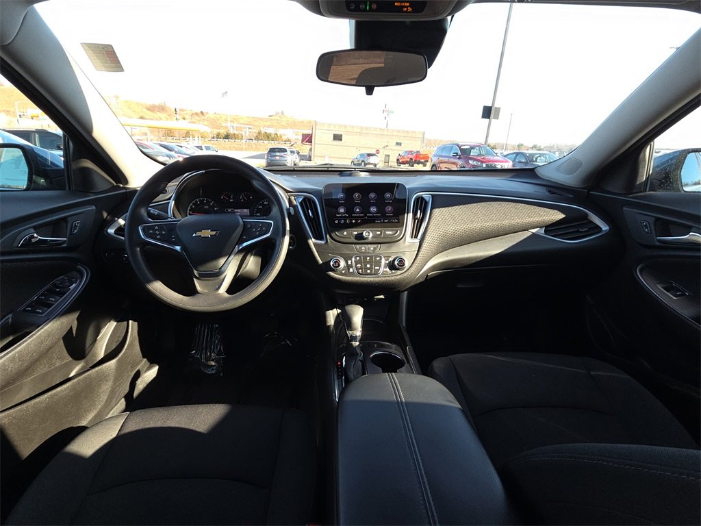 Used 2025 Chevrolet Malibu LT image 29