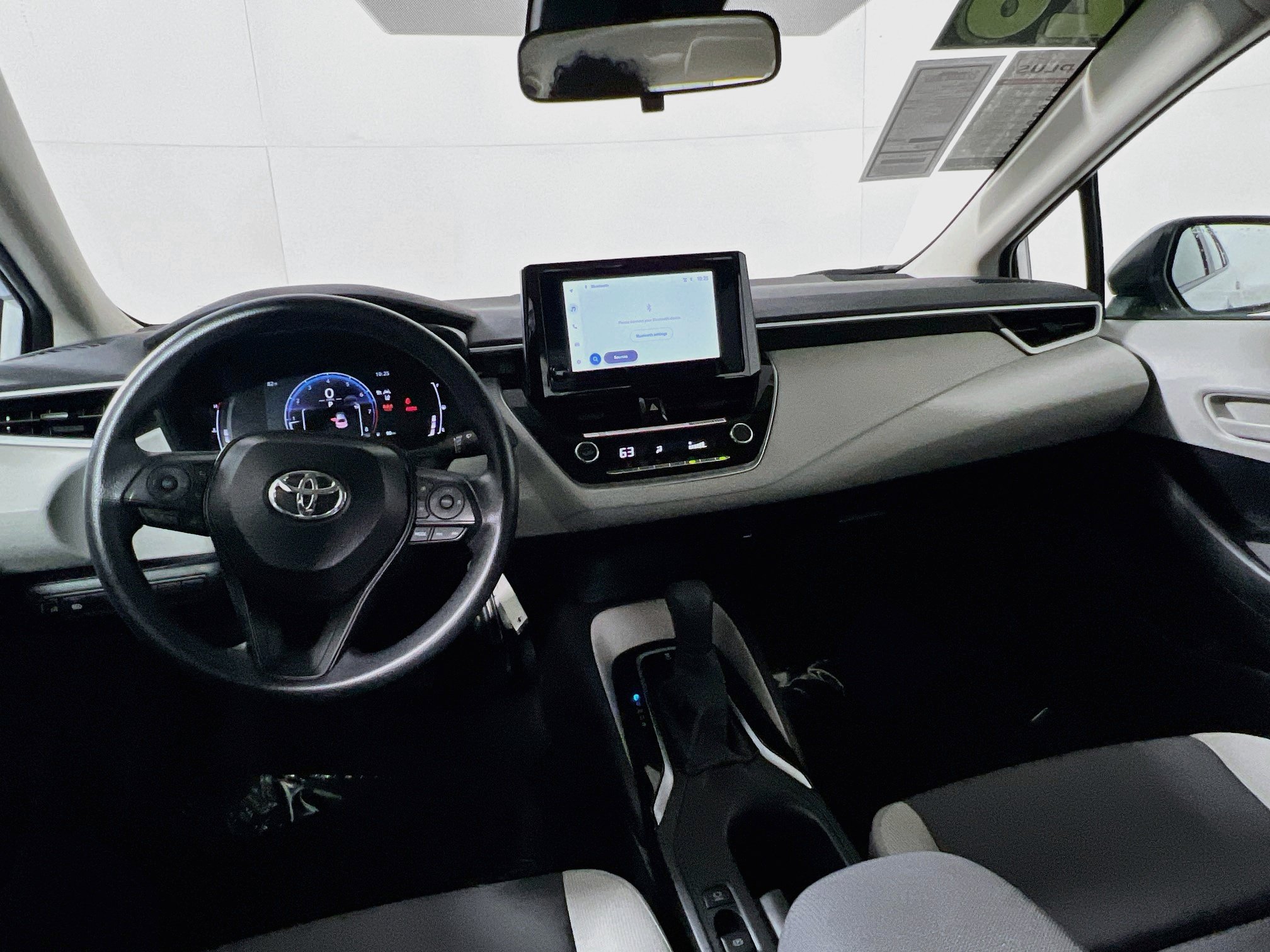 Used 2026 Toyota Corolla LE FWD image 30
