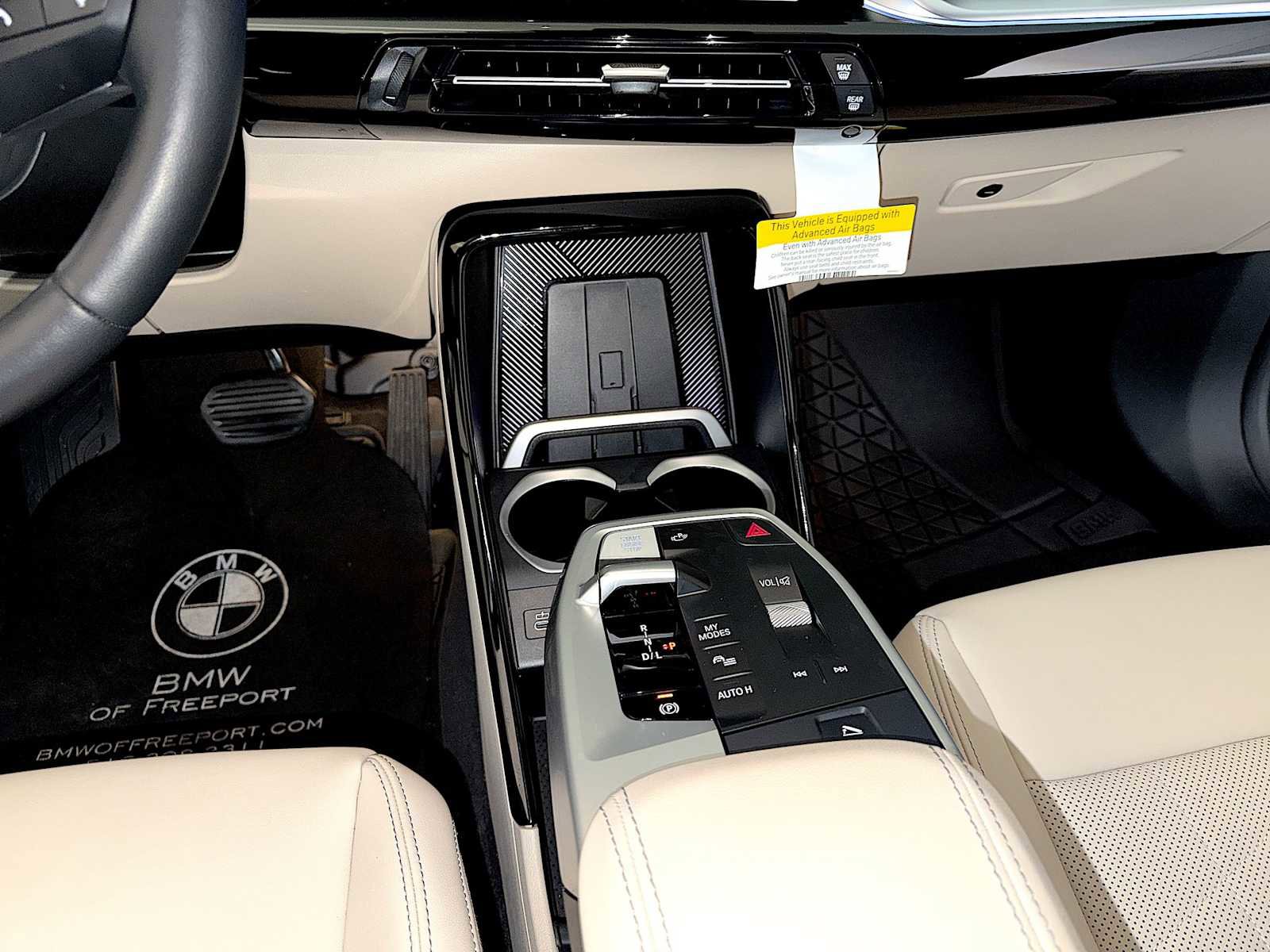 Used 2025 BMW X1 xDrive28i w/ Premium Package image 17