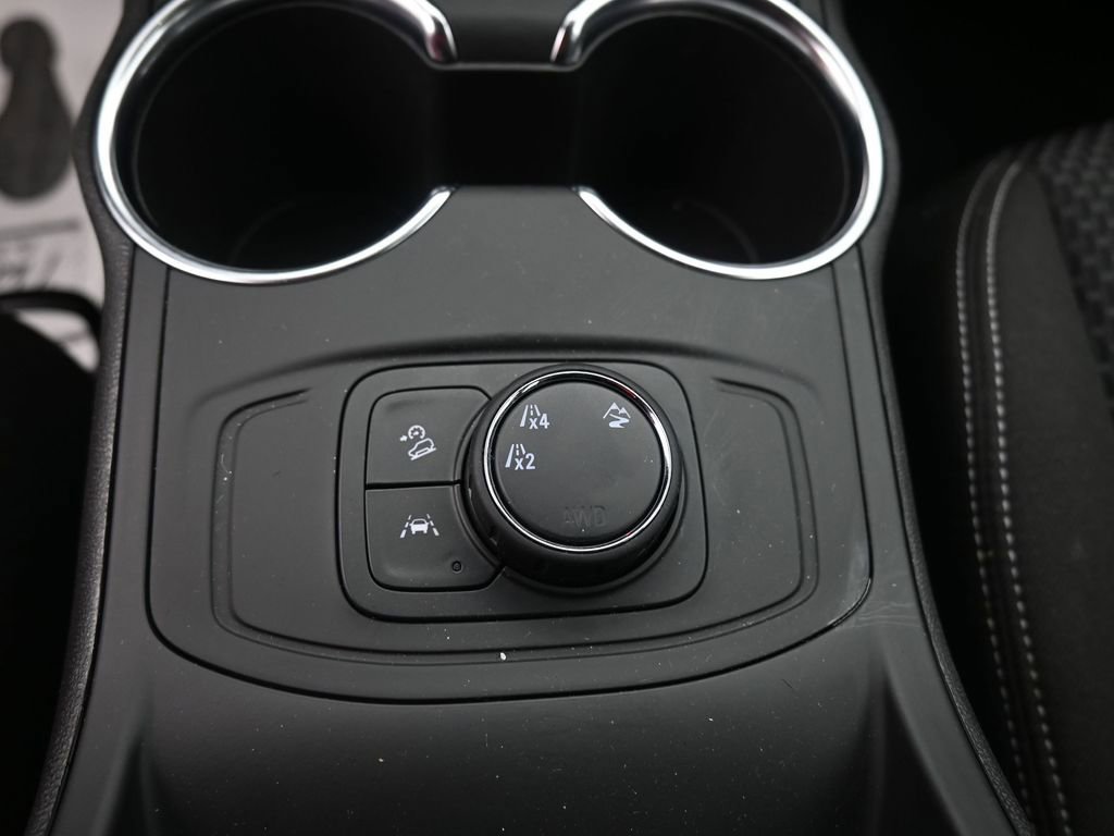 Used 2024 GMC Terrain SLE image 12