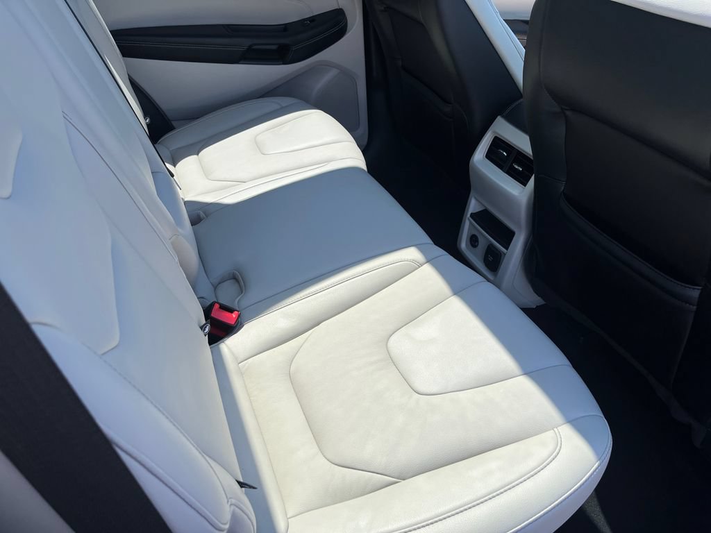Used 2021 Ford Edge Titanium AWD/4WD image 18
