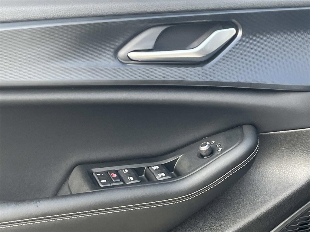 Used 2023 Jeep Grand Cherokee Altitude image 12