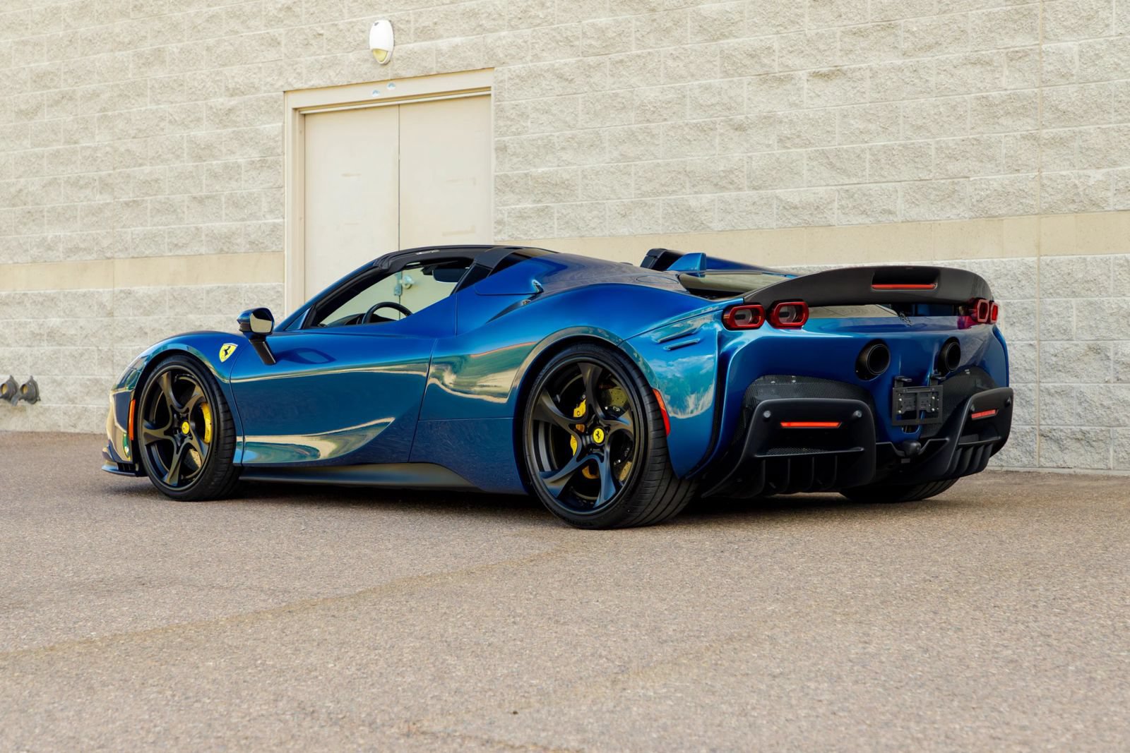 Used 2023 Ferrari SF90 Spider AWD/4WD image 5
