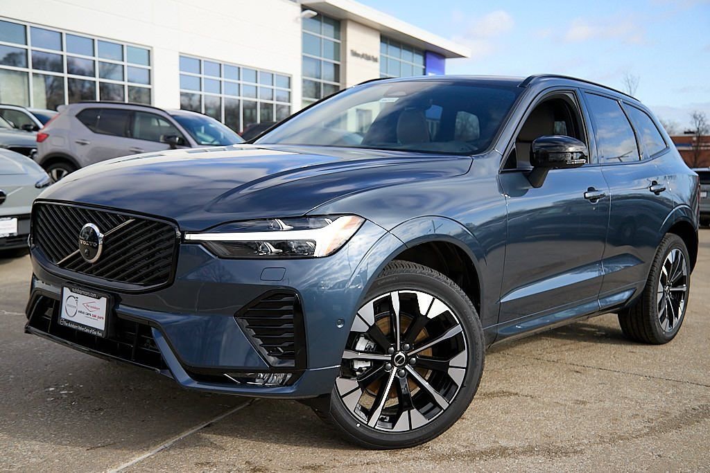 New 2026 Volvo XC60 B5 Plus w/ Protection Package Premier image 2