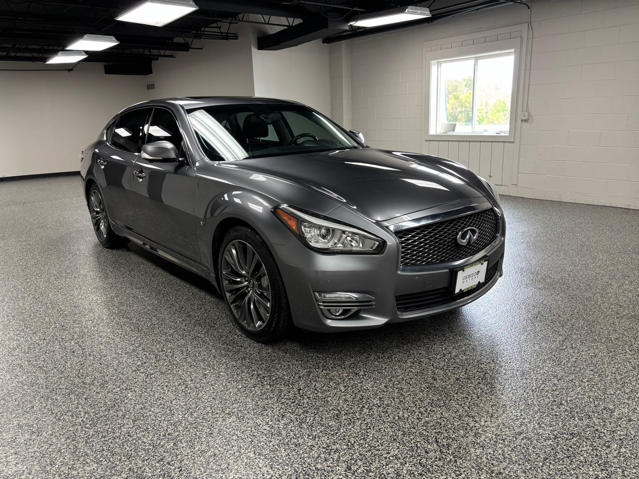 Used 2018 INFINITI Q70 L 3.7 image 3