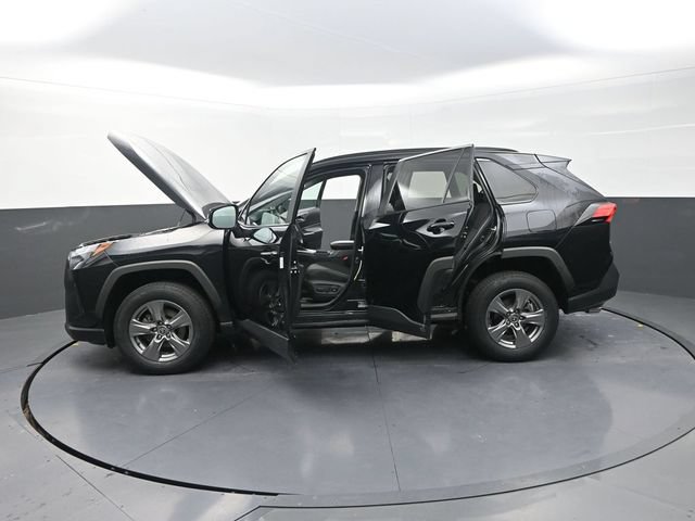 Used 2024 Toyota RAV4 XLE FWD image 41