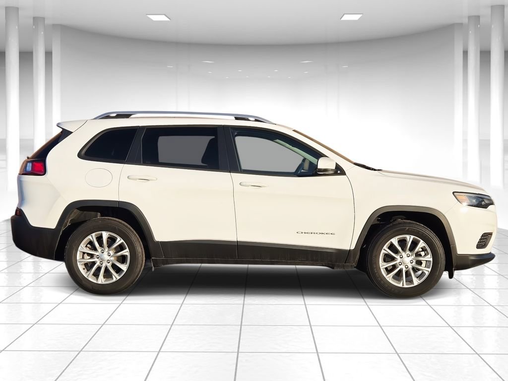 Used 2021 Jeep Cherokee Latitude image 2