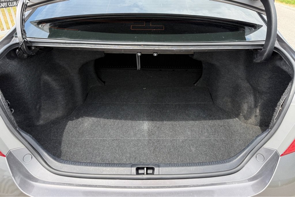 Used 2017 Toyota Camry LE FWD image 19