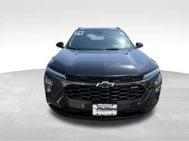 Certified 2024 Chevrolet Trax RS w/ Driver Confidence Package image 3