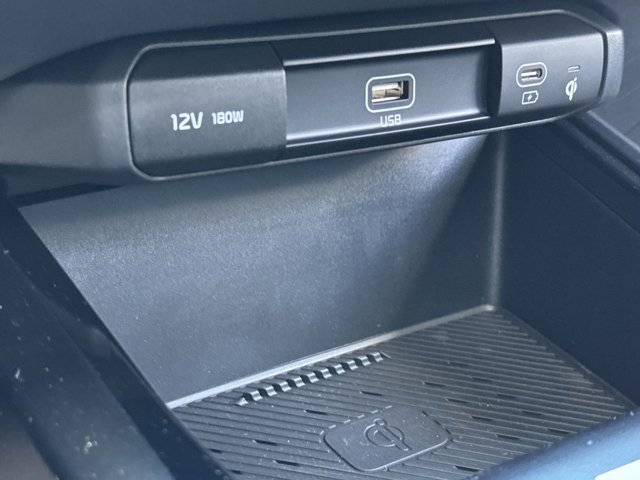 New 2025 Kia Niro EX Touring image 14