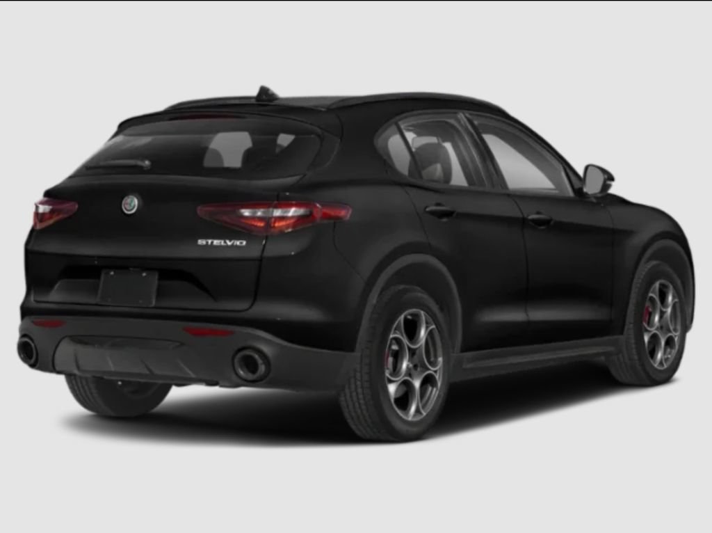 Used 2023 Alfa Romeo Stelvio Veloce AWD/4WD image 2