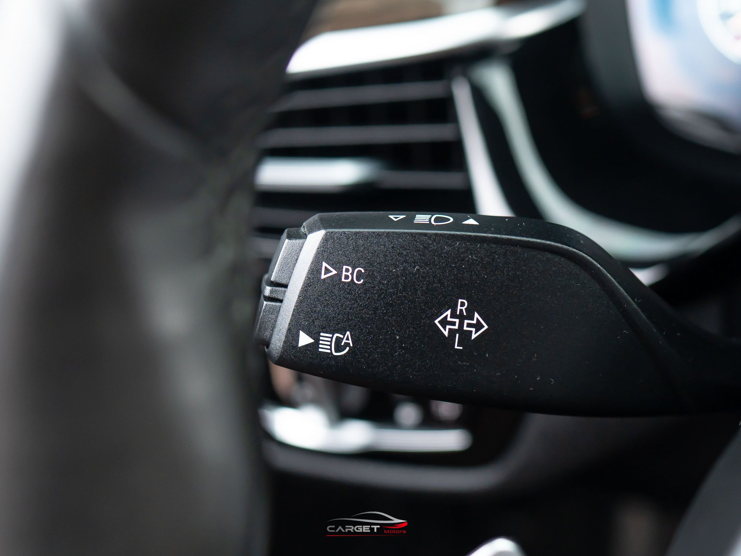 Used 2019 BMW M550i xDrive AWD/4WD image 29