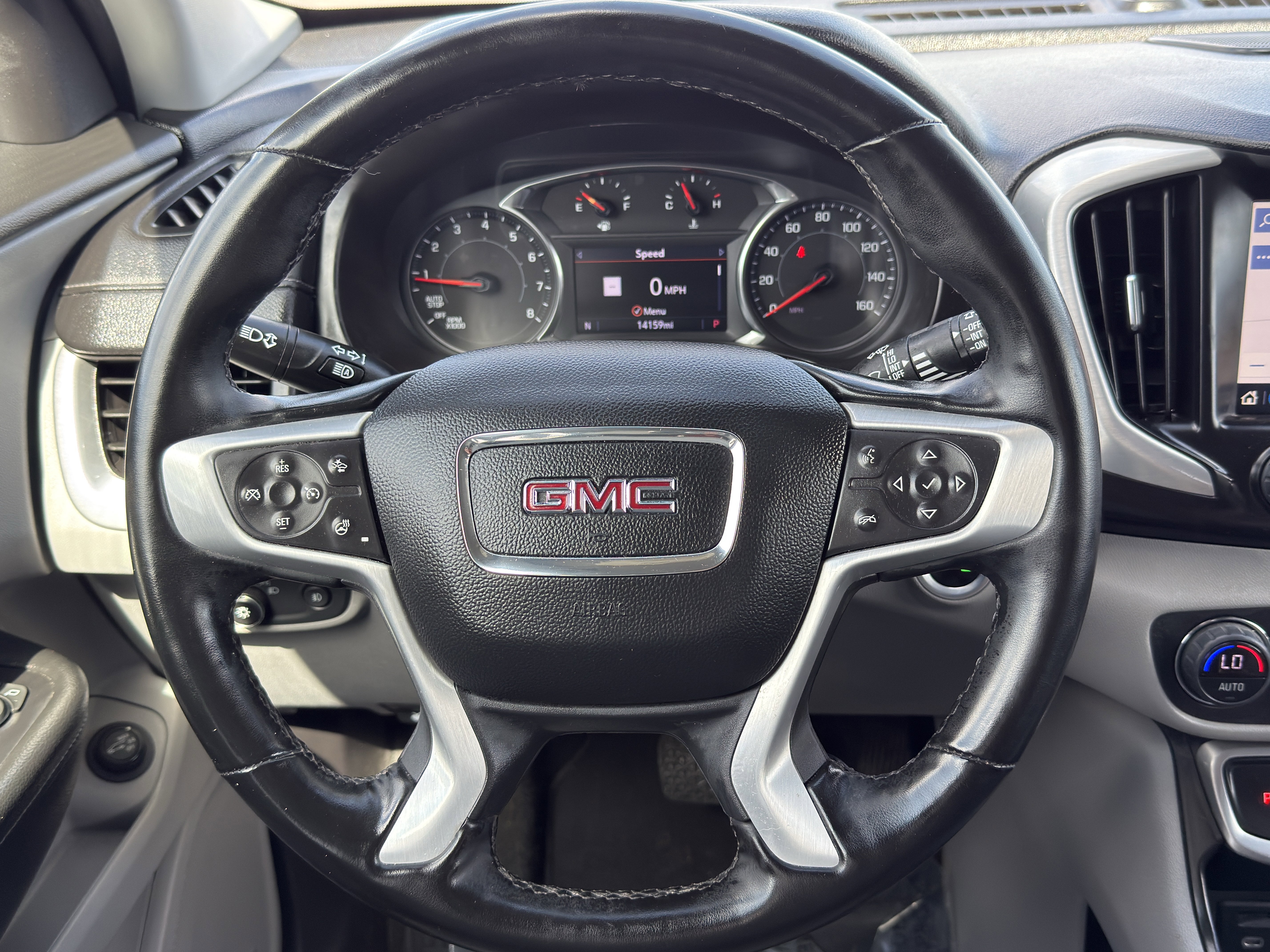 Used 2024 GMC Terrain SLT w/ Infotainment Package II image 31