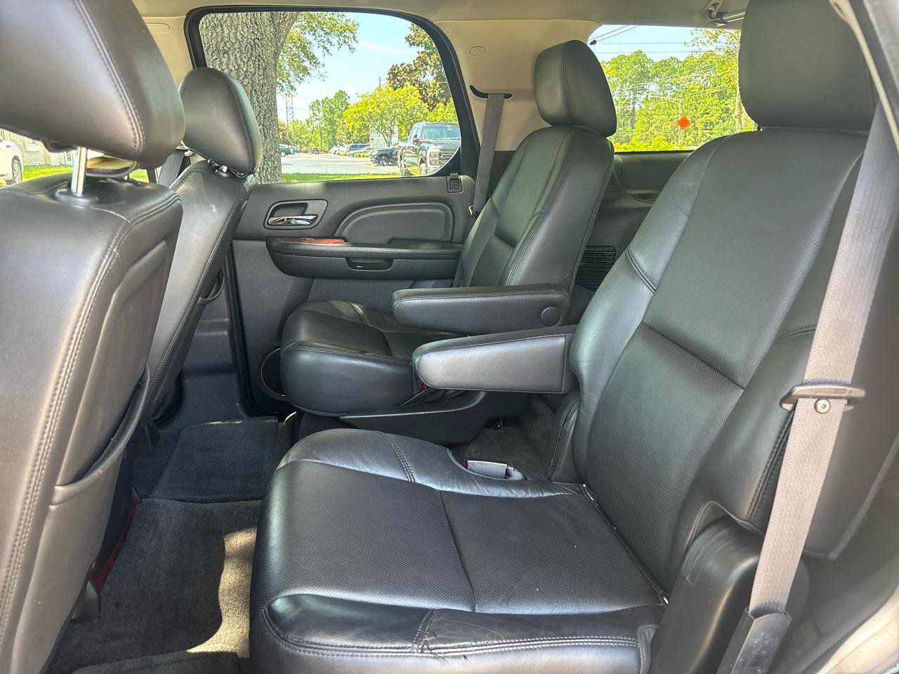 Used 2014 Cadillac Escalade Luxury AWD/4WD image 35