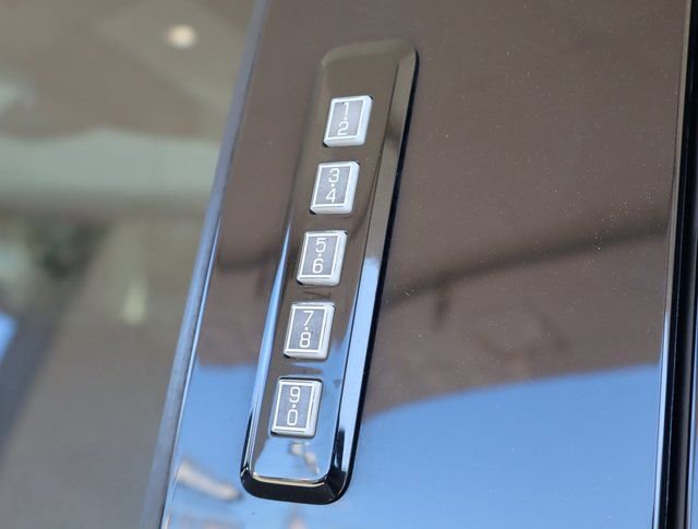 Used 2017 Ford F350 Platinum w/ Platinum Ultimate Package image 15