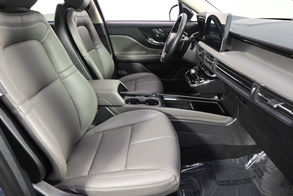New 2026 Lincoln Corsair Premiere image 16