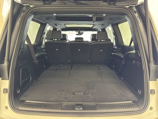 Used 2023 Jeep Wagoneer 4WD w/ Premium Group I image 28