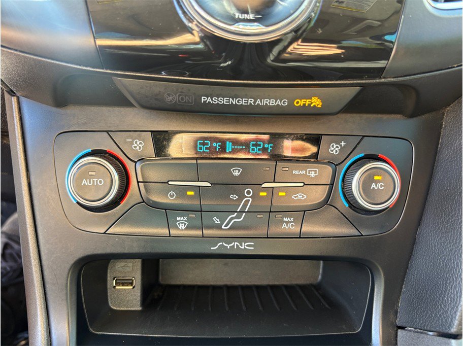 Used 2017 Ford Focus SEL image 24