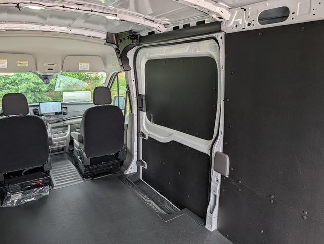 New 2026 Ford Transit 250 148 Medium Roof w/ Load Area Protection Package RWD image 27