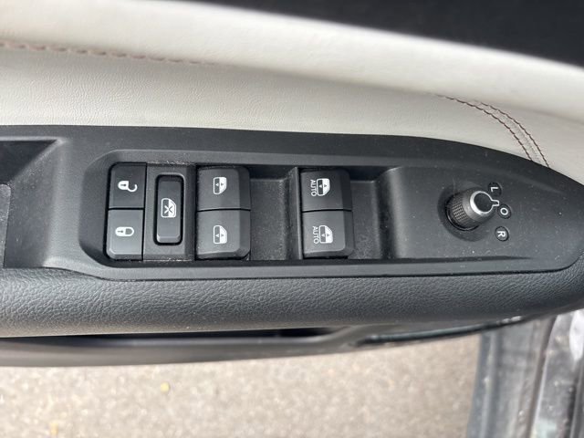 Used 2023 Jeep Compass Limited image 21