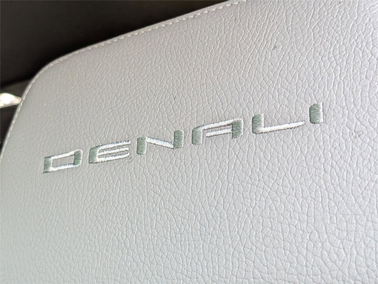 Used 2022 GMC Sierra 2500 Denali w/ Denali Ultimate Package AWD/4WD image 14
