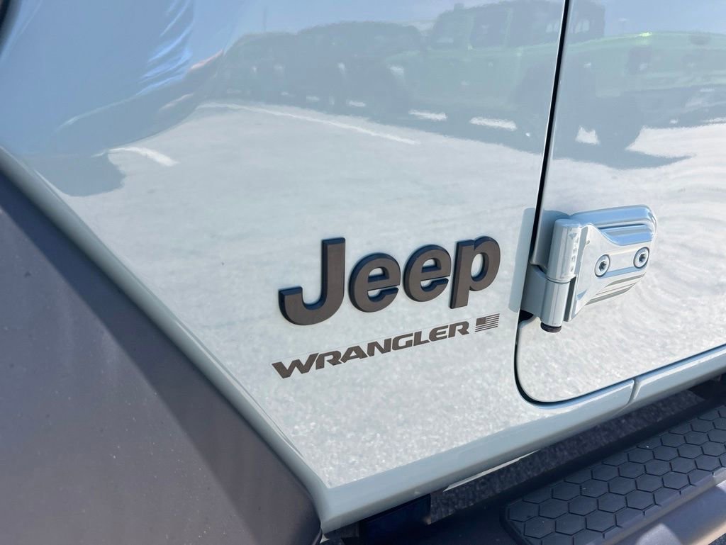 Used 2024 Jeep Wrangler Sport AWD/4WD image 18