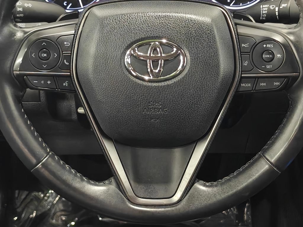 Used 2021 Toyota Camry SE FWD image 5
