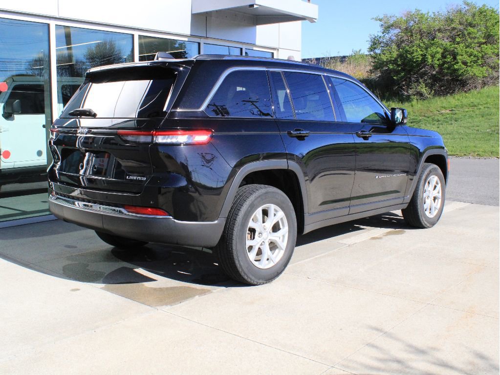 Used 2023 Jeep Grand Cherokee Limited AWD/4WD image 5