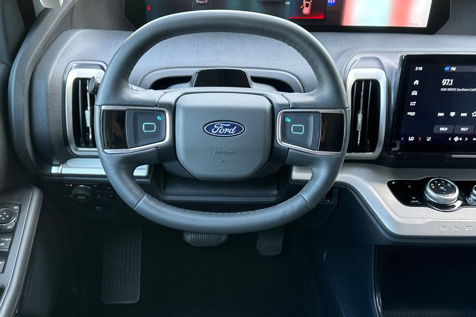 Used 2025 Ford Expedition Active AWD/4WD image 14