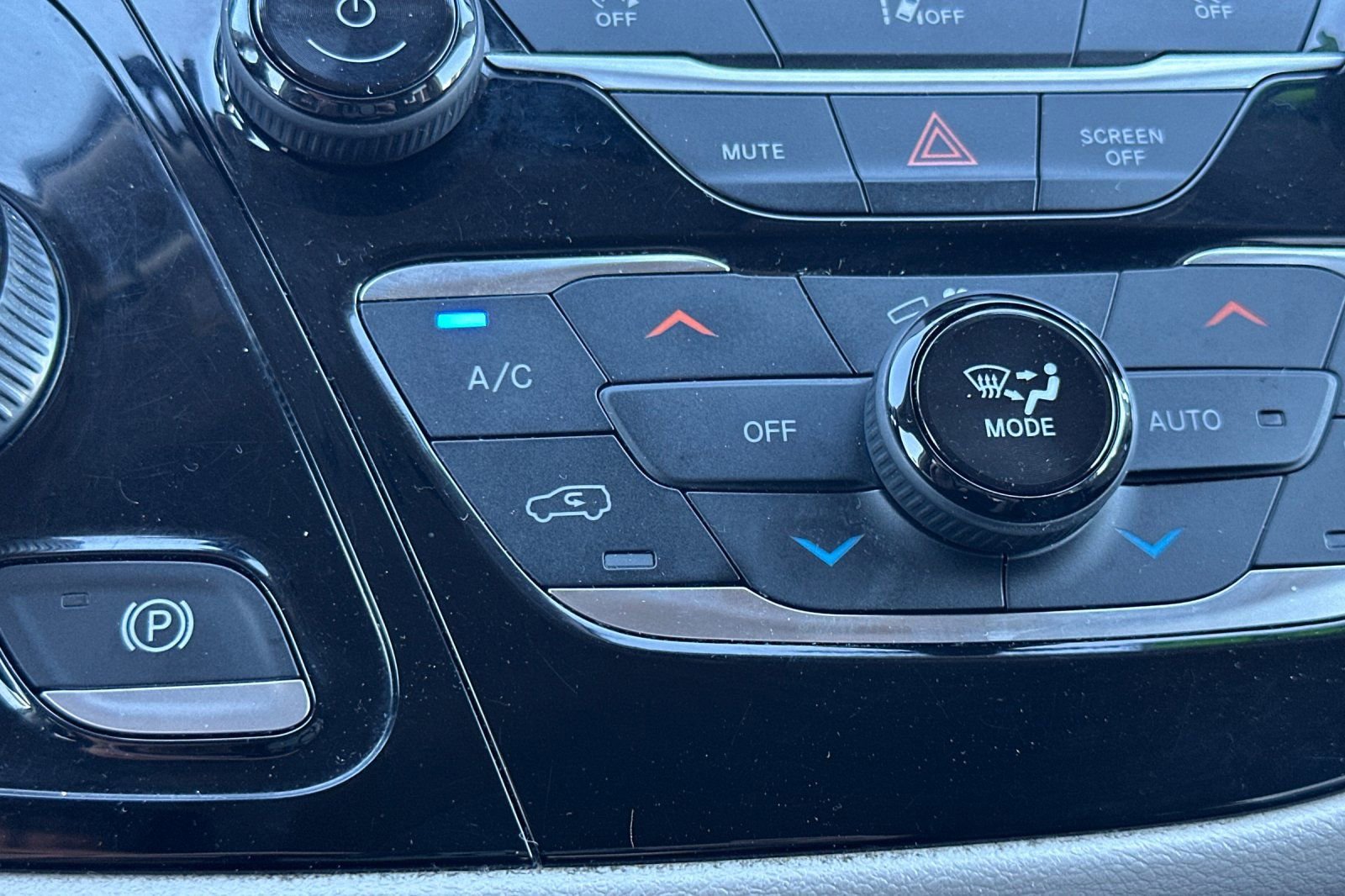 Used 2022 Chrysler Pacifica Touring-L FWD image 29