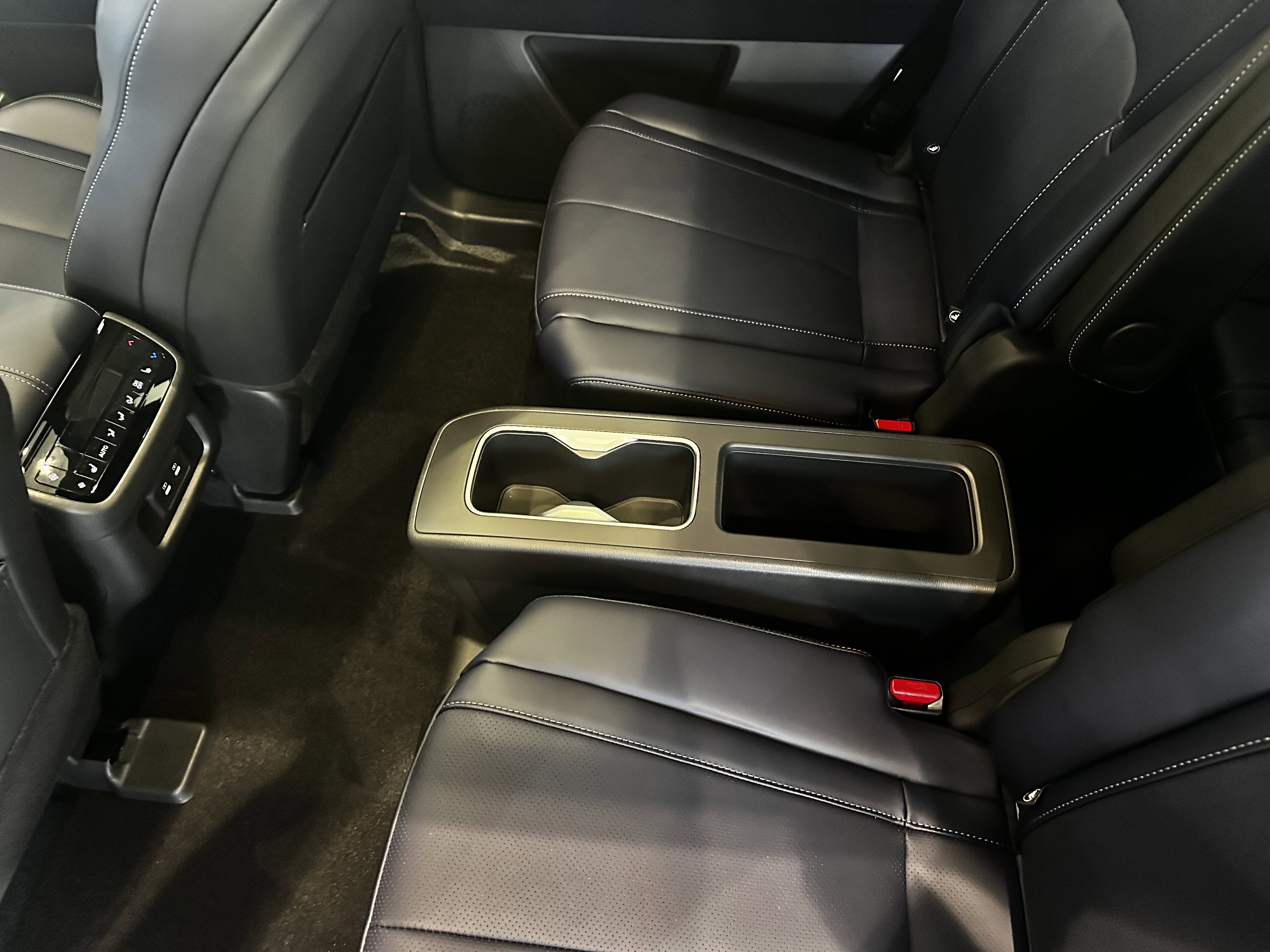 Used 2026 INFINITI QX60 Luxe w/ Dark Cargo Package image 9