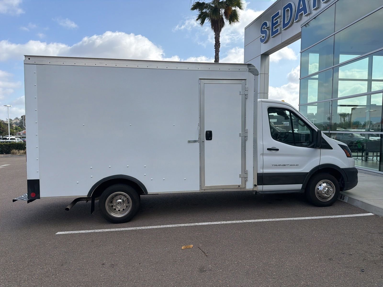 Used 2022 Ford Transit 350 DRW RWD image 7