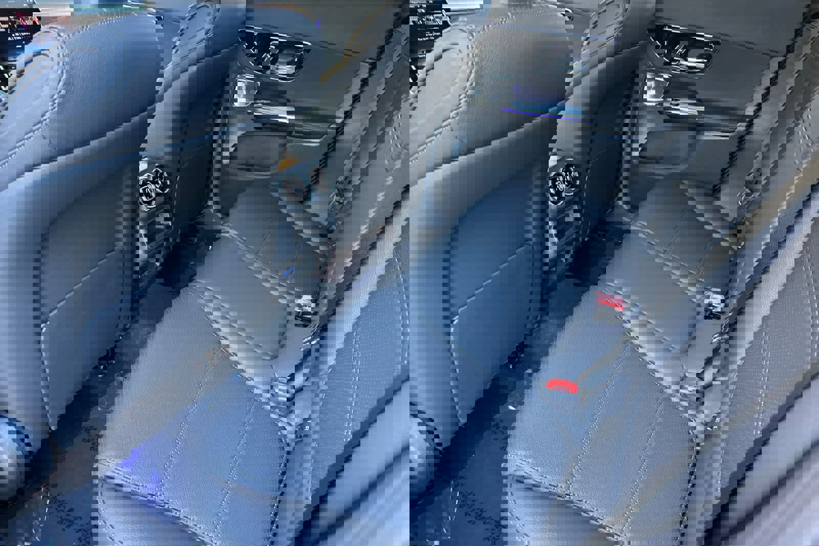 New 2026 Mercedes-Benz GLC 300 4MATIC image 11