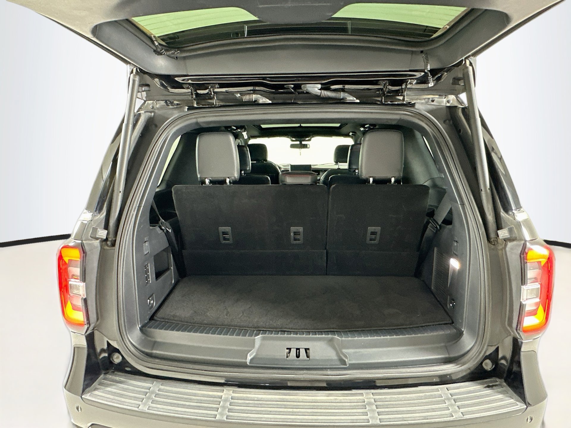 Used 2022 Ford Expedition Limited RWD image 30