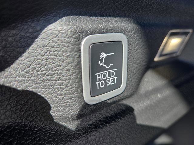 New 2025 Jeep Grand Cherokee L Limited w/ Luxury Tech Group II image 16