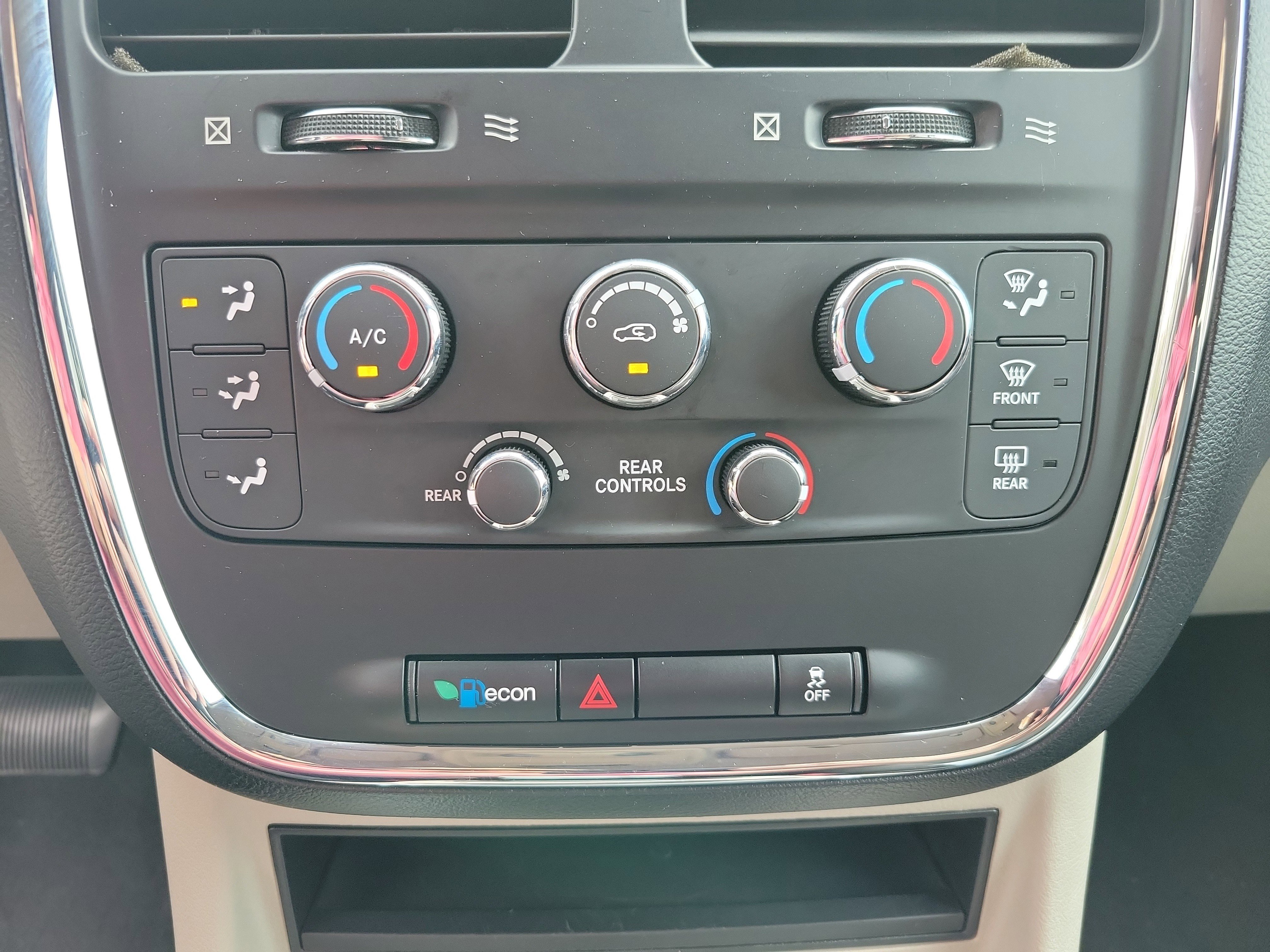 Used 2012 Dodge Grand Caravan SXT image 14