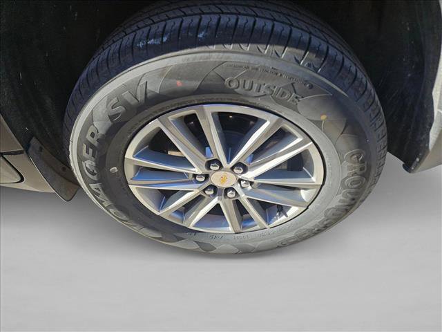 Used 2023 Chevrolet Traverse LT image 7