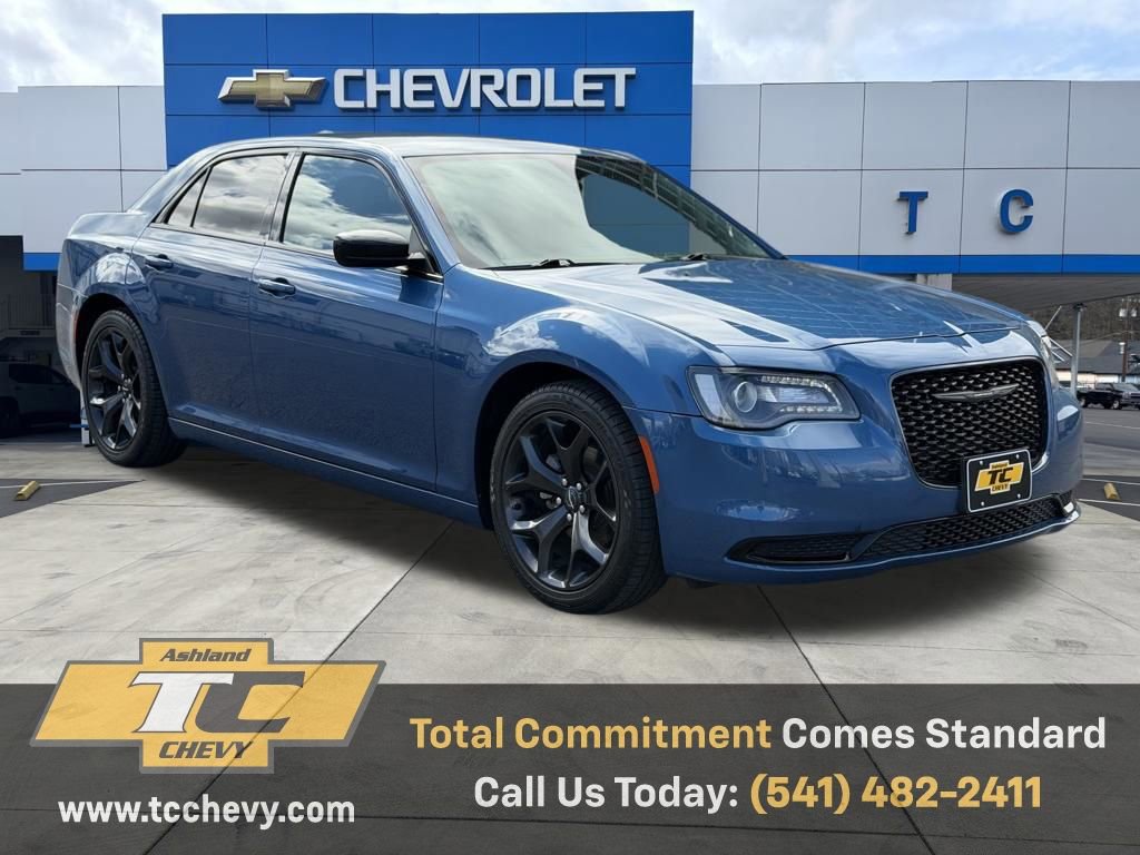Used 2021 Chrysler 300 Touring w/ Sport Appearance Package image 7