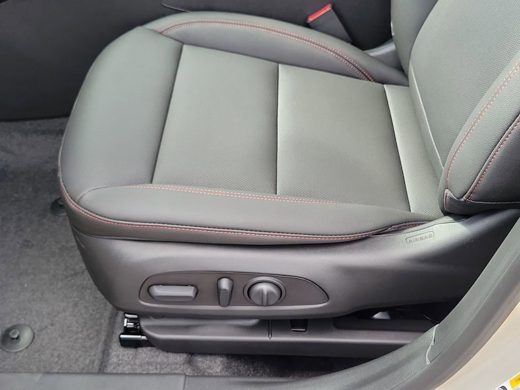 New 2026 Chevrolet Trax RS w/ Sunroof Package FWD image 14
