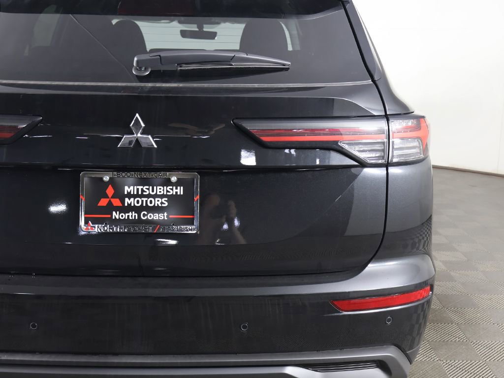 New 2026 Mitsubishi Outlander ES FWD image 15