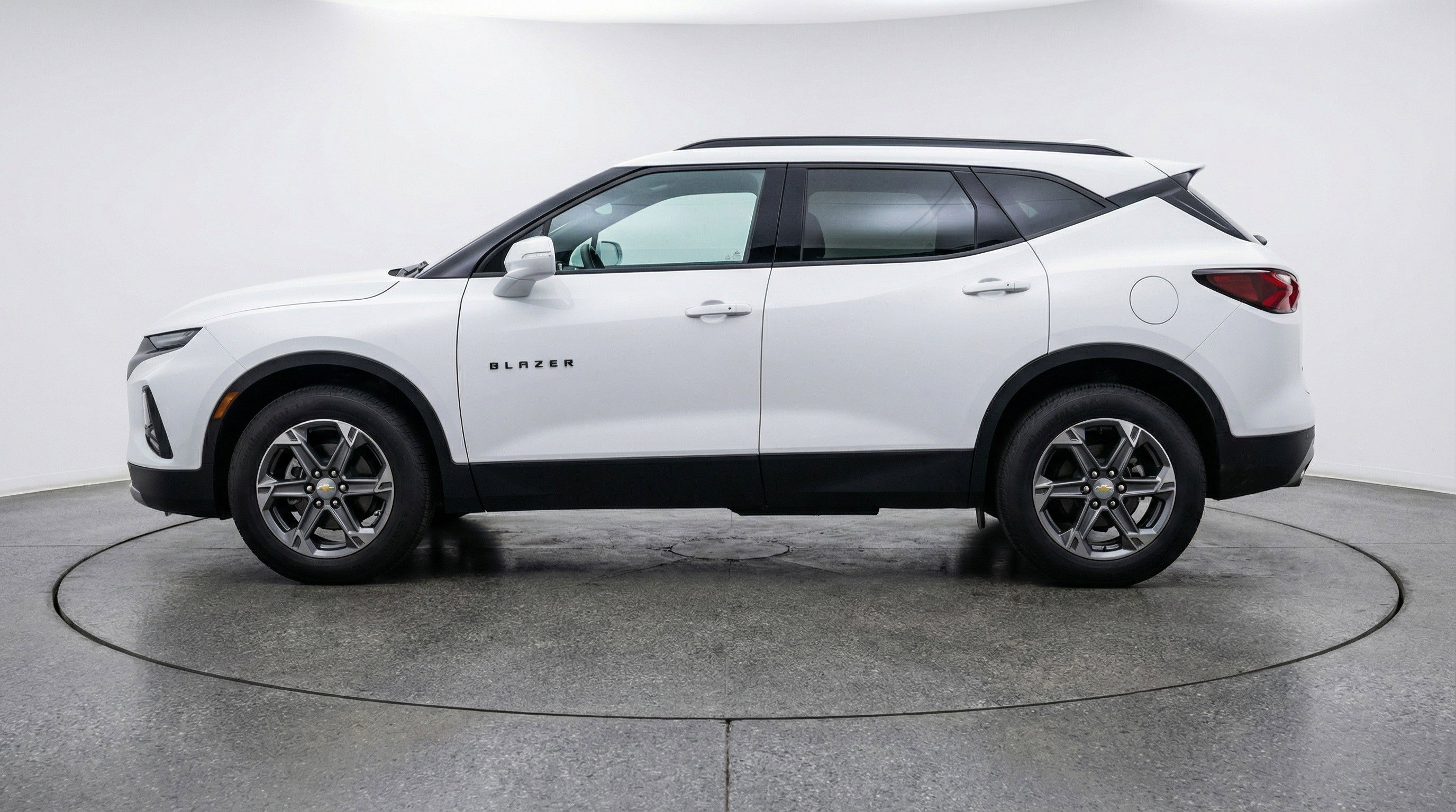 Used 2025 Chevrolet Blazer LT image 5