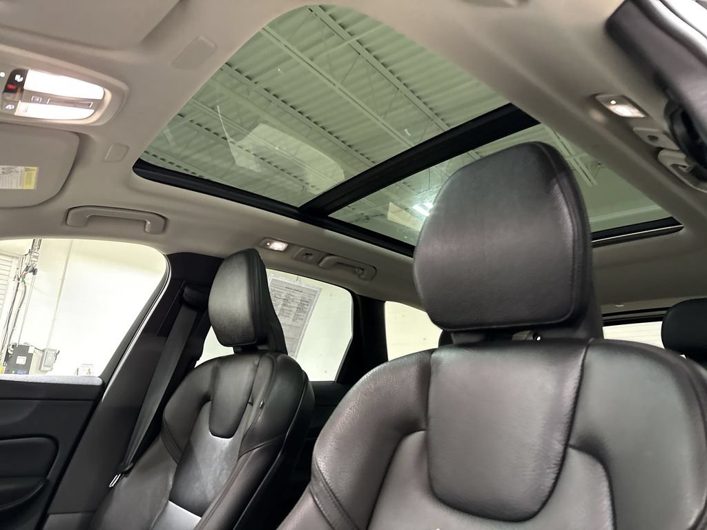 Used 2023 Volvo XC60 B5 Plus FWD image 20