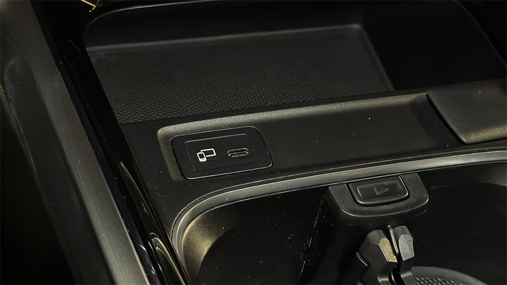 Used 2021 Mercedes-Benz GLB 250 4MATIC image 30